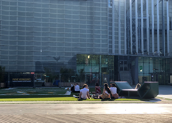 A ‘useless’ design furniture (by West8, 1996) in Schouwburgplein, Rotterdam, (credit: L. Errante, 2018). AGATHÒN 06 | 2019