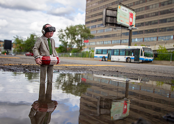 Ego Monuments, Isaac Cordal, 2019 (copyright: I. Cordal). AGATHÓN 09 | 2021