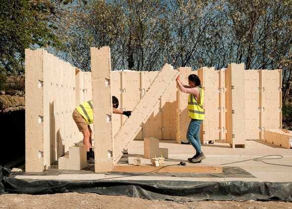 WikiHouse, a stage in assembling a prototype of the WikiHouse Skylark building system (credit: J. Watts, 2022). AGATHÓN 12 | 2022