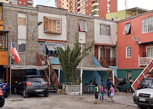 Quinta Monroy residential building in Iquique, the half-house structure completed by the residents (2004), designed by Alejandro Aravena (source: dezeen.com, 2026). AGATHÓN 19 | 2026