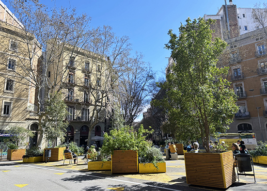 Superilla Peatonal Sant Antoni and Plaça Sant Antoni in Barcelona (credits: R. Roversi, 2026). AGATHÓN 19 | 2026